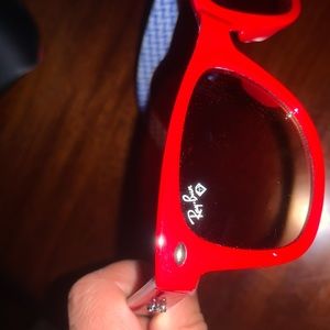 Ray bans sunglasses with case